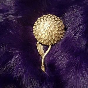 VINTAGE MARKED BSK LARGE‎ BALL FLOWER BROOCH
